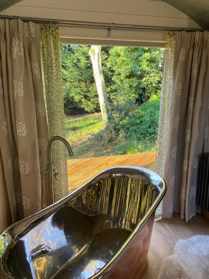 Chez Maurice Luxury Shepherds Hut With Bath And Hot Tub Kelling エクステリア 写真
